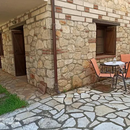 Elpida Stone House Apartment *