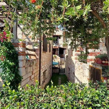 Elpida Stone House * Psakoudia