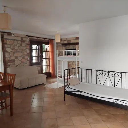 Apartment Elpida Stone House *